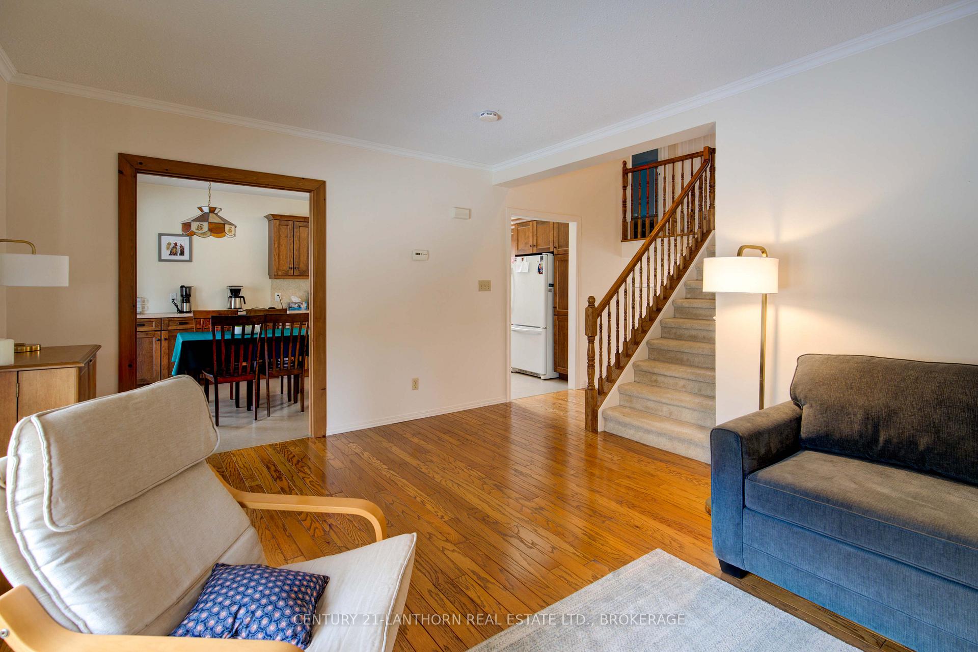 Photo 15 of 788 Whiteoak Crescent, Kingston, City Northwest — HOMEH
