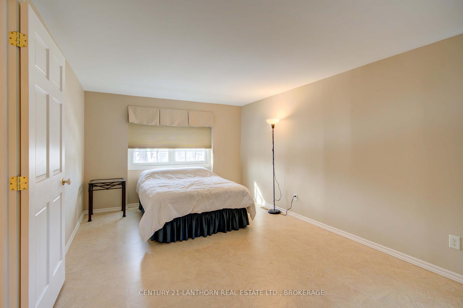 Photo 21 of 788 Whiteoak Crescent, Kingston, City Northwest — HOMEH