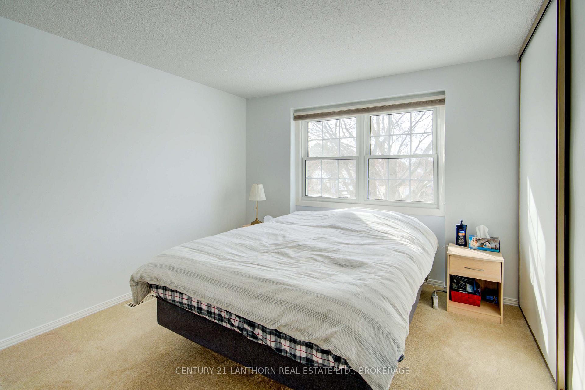 Photo 28 of 788 Whiteoak Crescent, Kingston, City Northwest — HOMEH