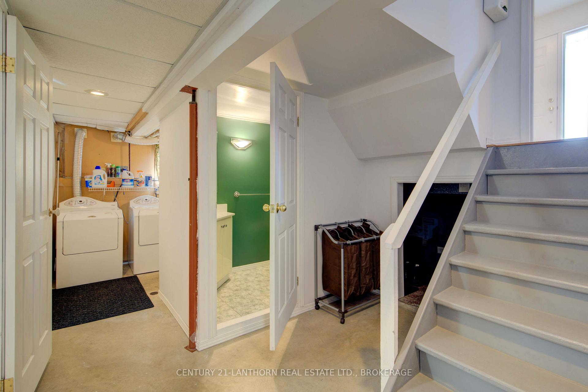 Photo 32 of 788 Whiteoak Crescent, Kingston, City Northwest — HOMEH