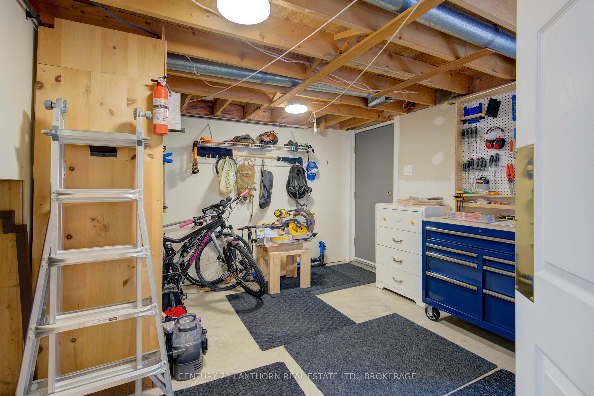 Photo 35 of 788 Whiteoak Crescent, Kingston, City Northwest — HOMEH