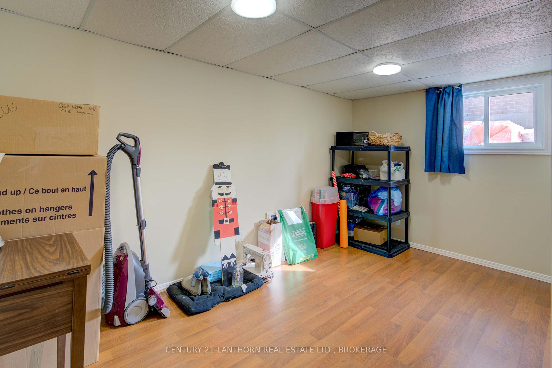 Photo 36 of 788 Whiteoak Crescent, Kingston, City Northwest — HOMEH