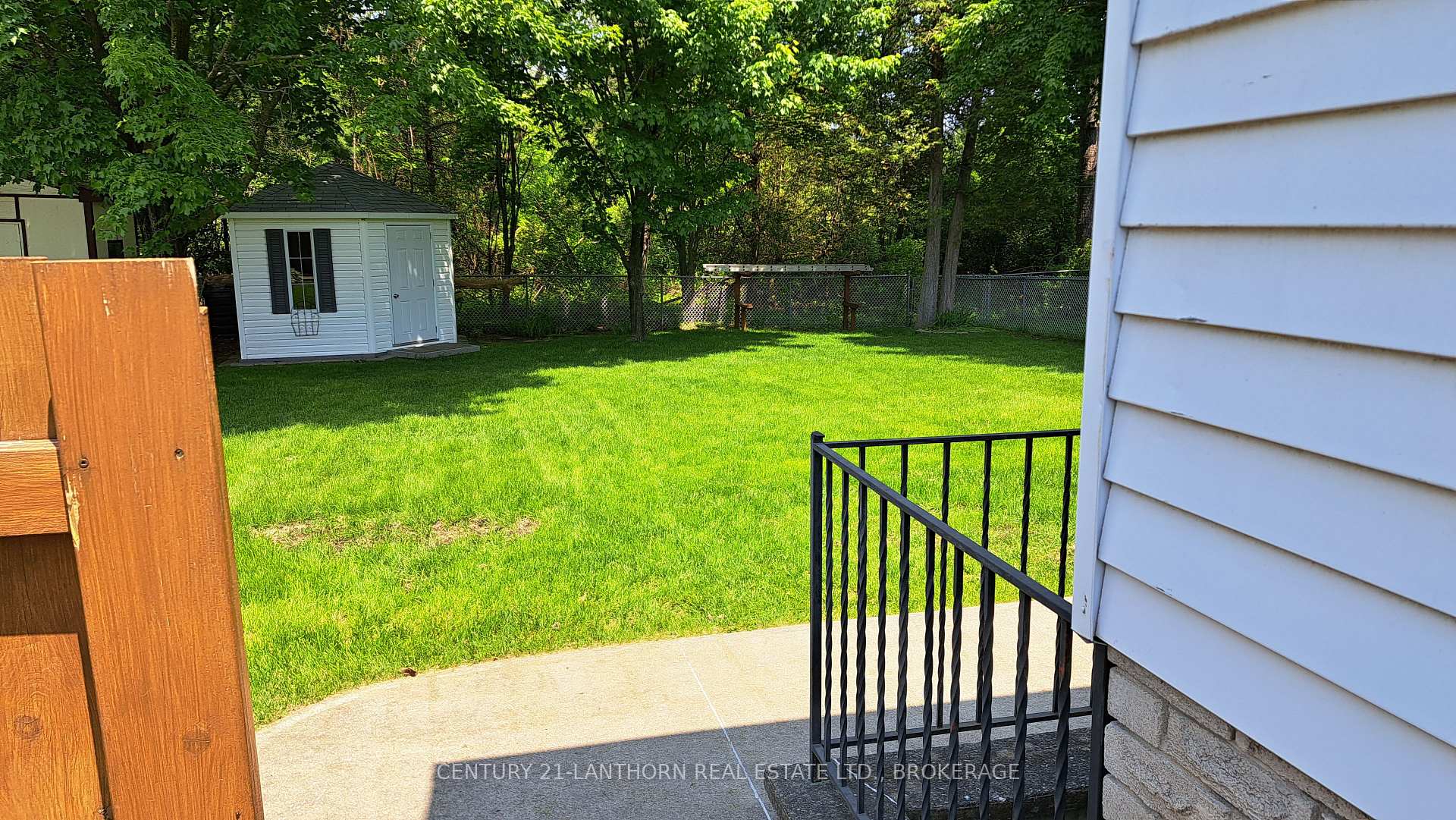 Photo 39 of 788 Whiteoak Crescent, Kingston, City Northwest — HOMEH