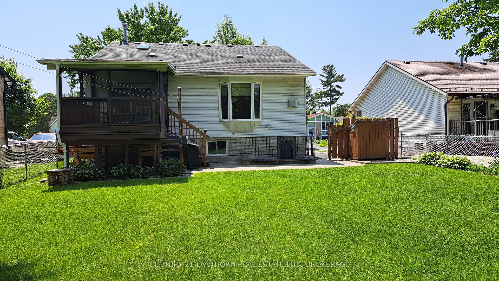 Photo 41 of 788 Whiteoak Crescent, Kingston, City Northwest — HOMEH