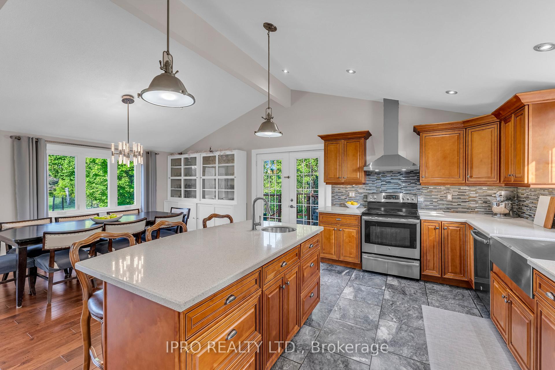 Photo 8 of 993608 Mono-Adjala Townline, Mono, Rural Mono — HOMEH