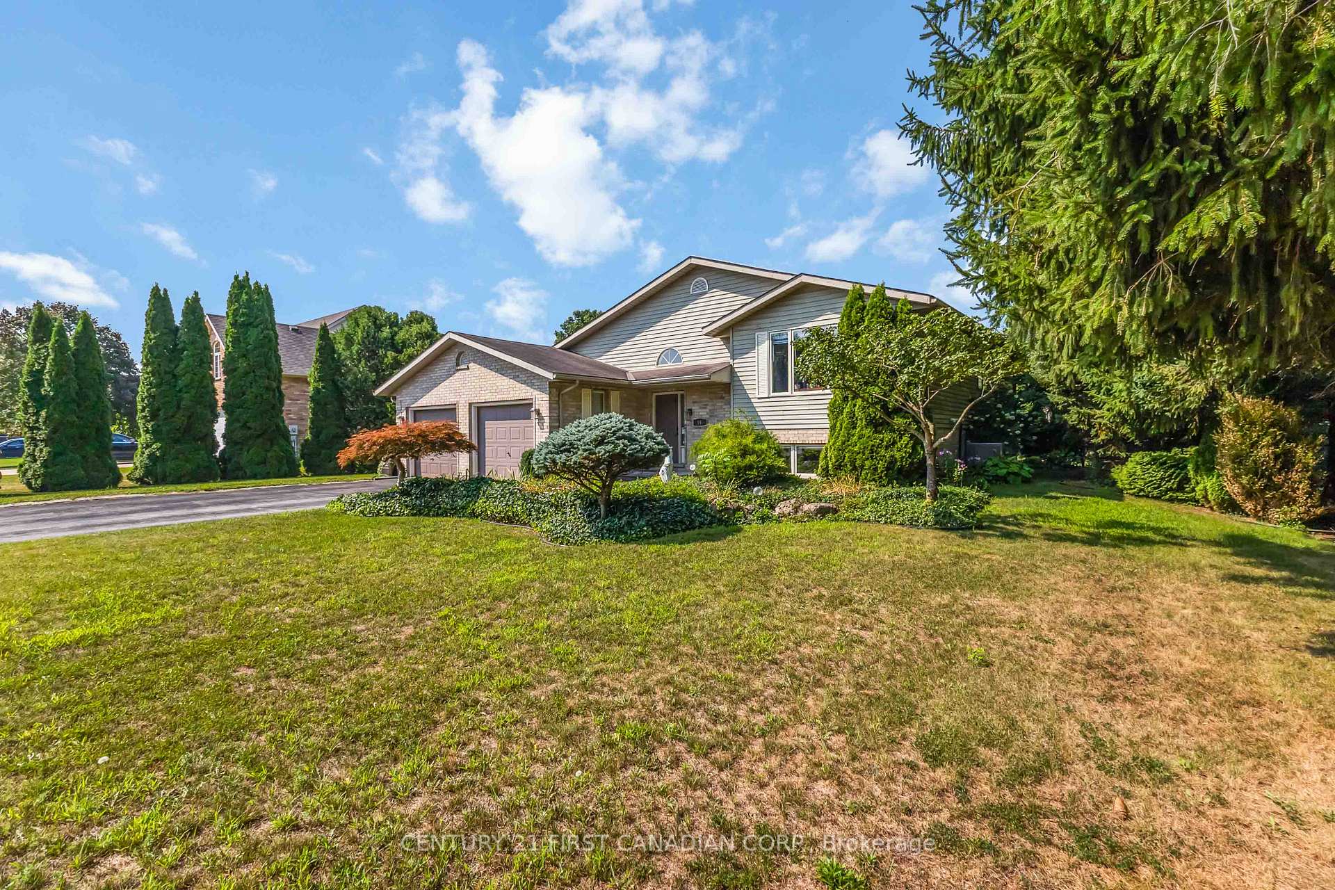 Photo 3 of 14 Blosdale Crescent, Middlesex Centre, Delaware Town — HOMEH
