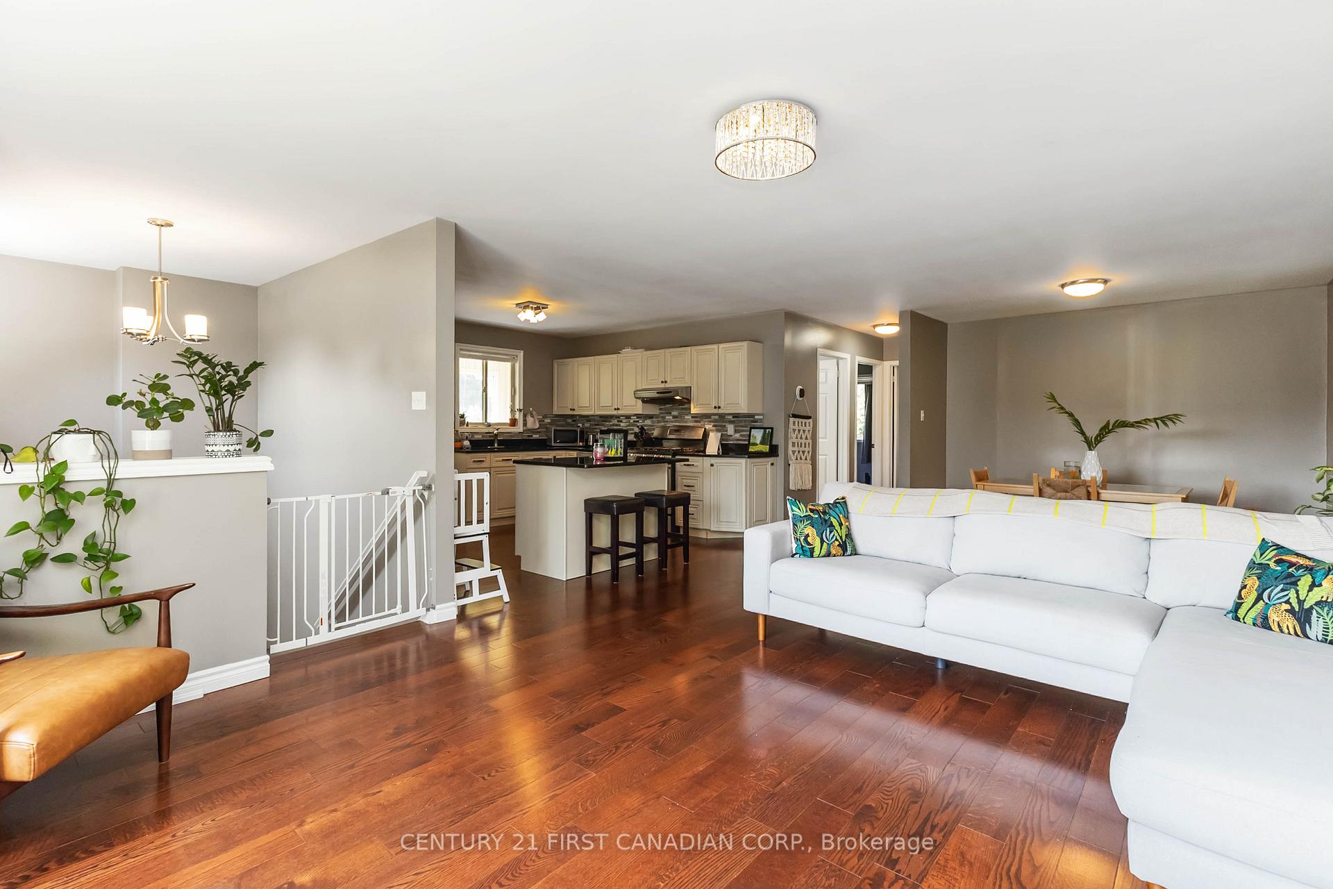 Photo 6 of 14 Blosdale Crescent, Middlesex Centre, Delaware Town — HOMEH
