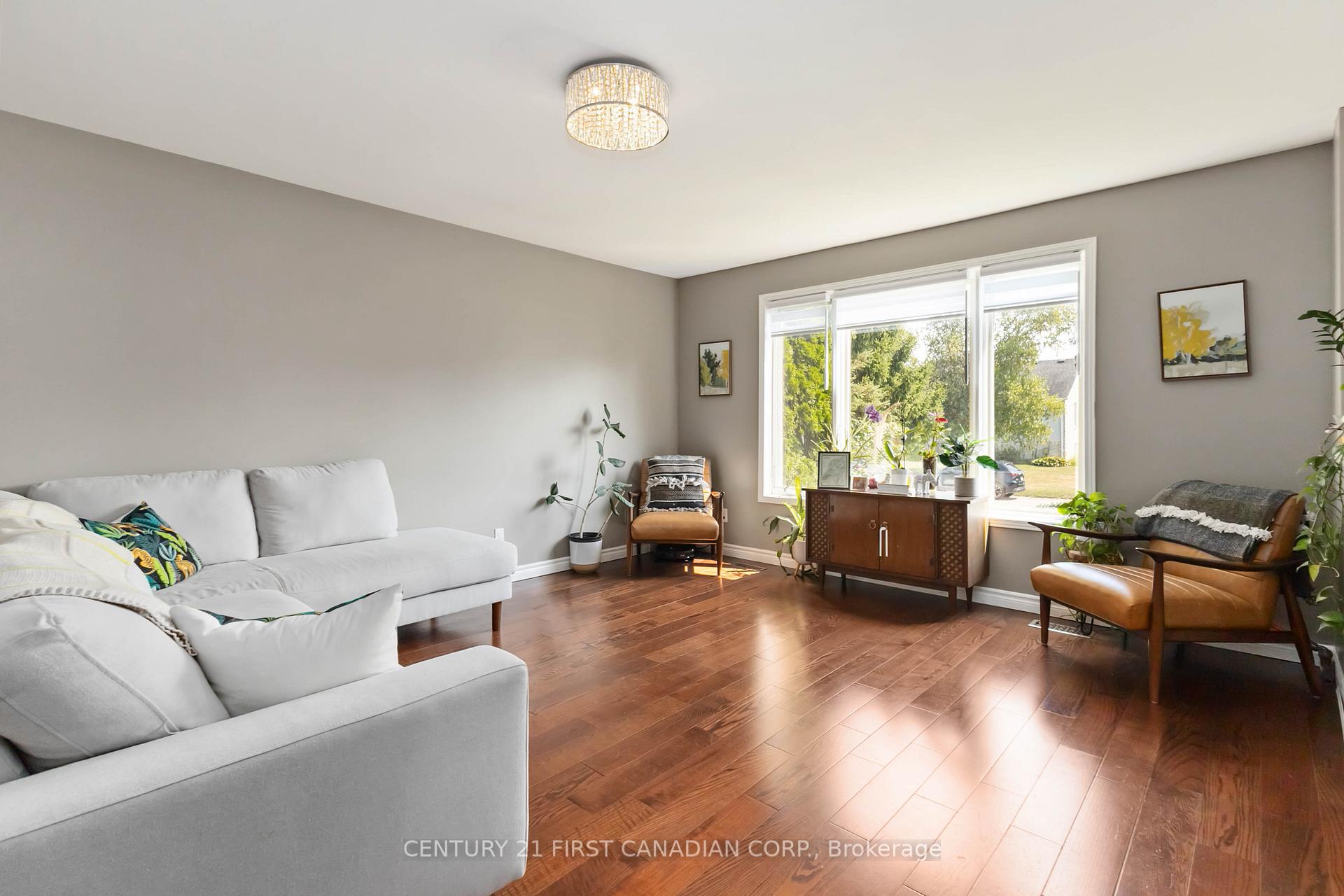 Photo 8 of 14 Blosdale Crescent, Middlesex Centre, Delaware Town — HOMEH