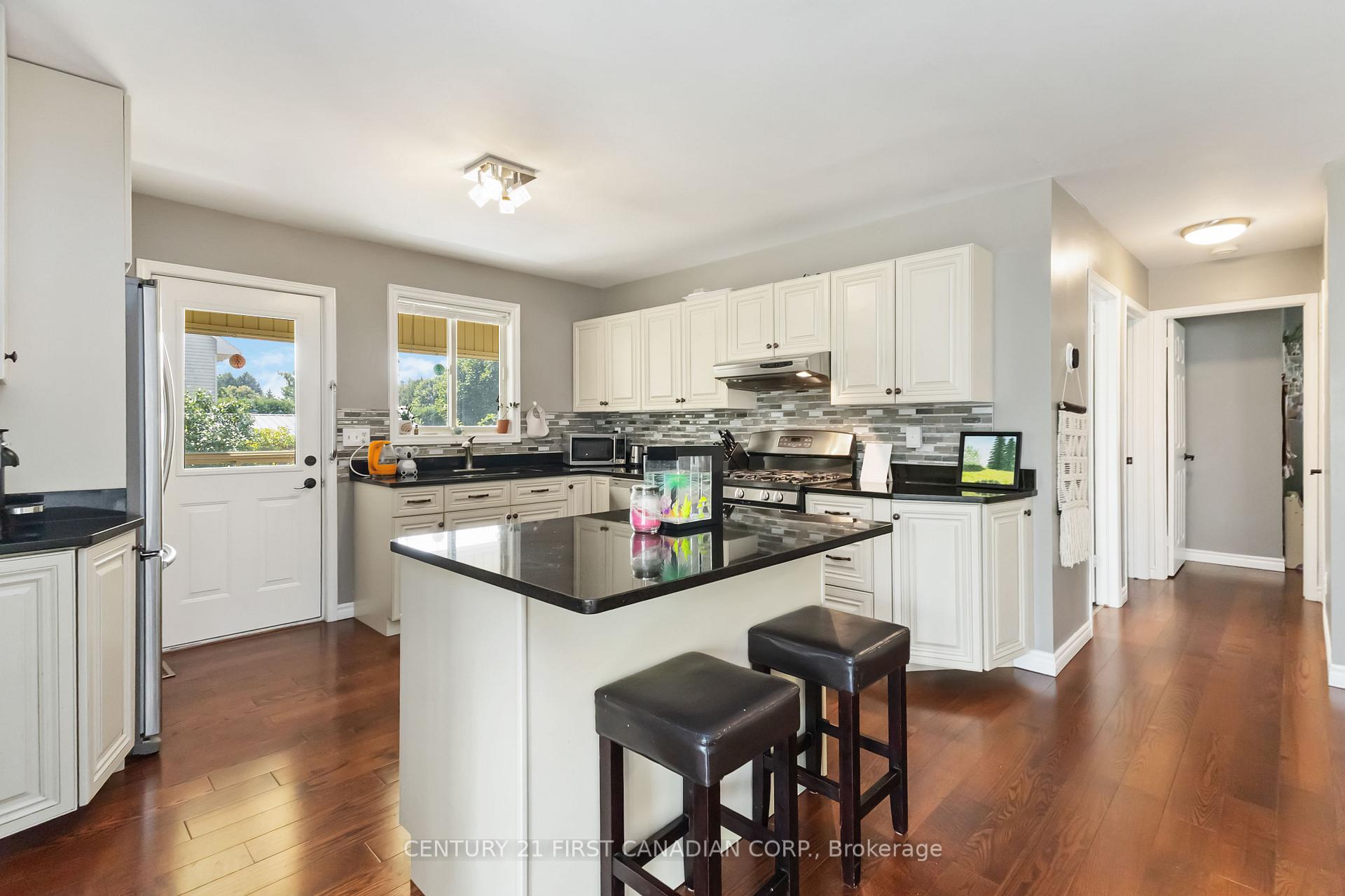 Photo 11 of 14 Blosdale Crescent, Middlesex Centre, Delaware Town — HOMEH