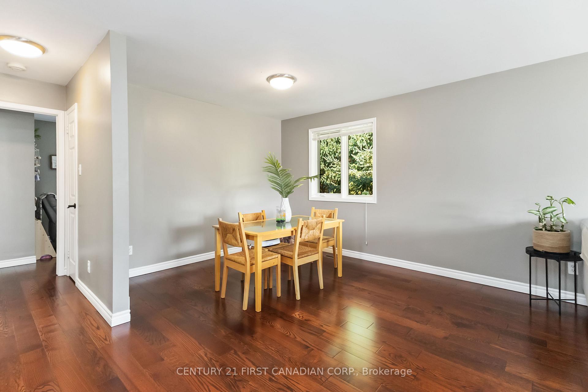Photo 15 of 14 Blosdale Crescent, Middlesex Centre, Delaware Town — HOMEH