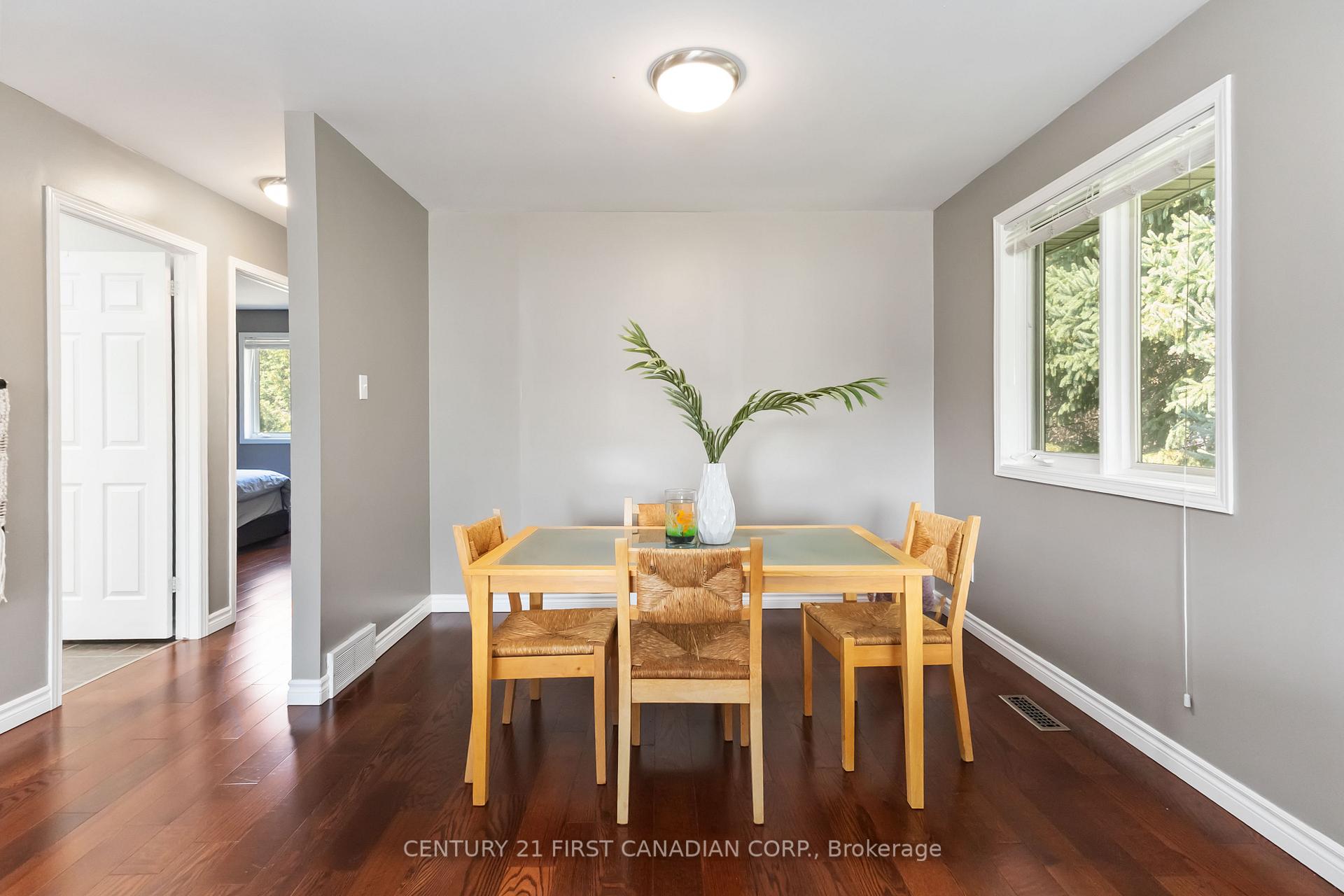 Photo 16 of 14 Blosdale Crescent, Middlesex Centre, Delaware Town — HOMEH