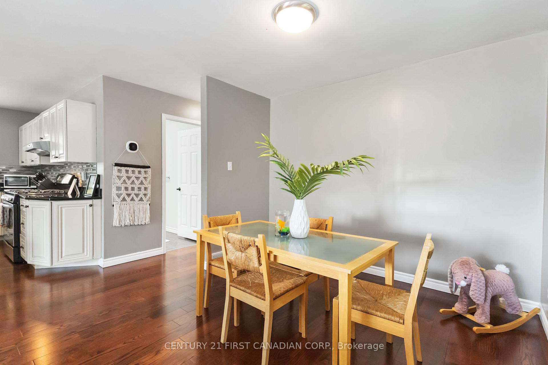 Photo 17 of 14 Blosdale Crescent, Middlesex Centre, Delaware Town — HOMEH