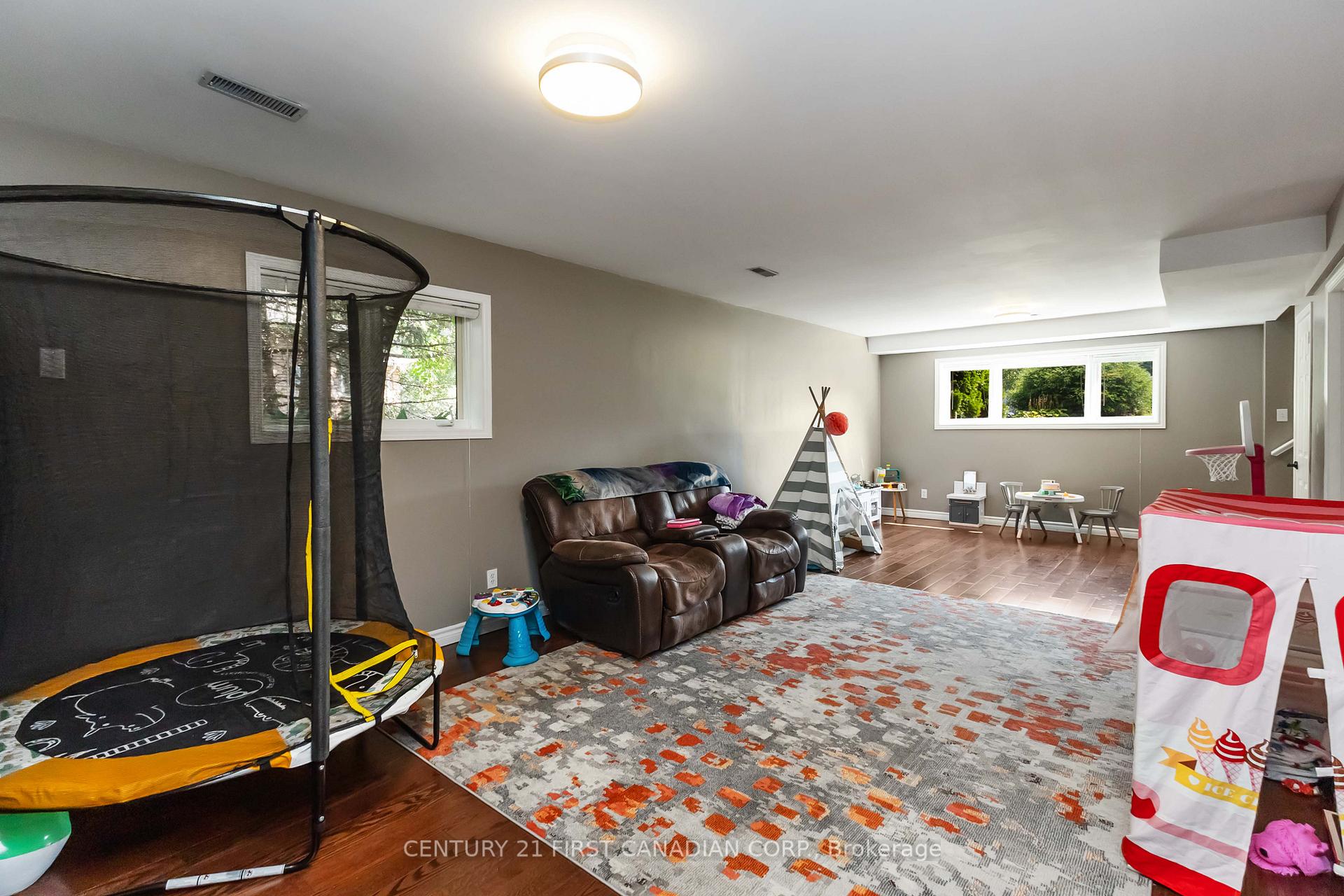 Photo 23 of 14 Blosdale Crescent, Middlesex Centre, Delaware Town — HOMEH