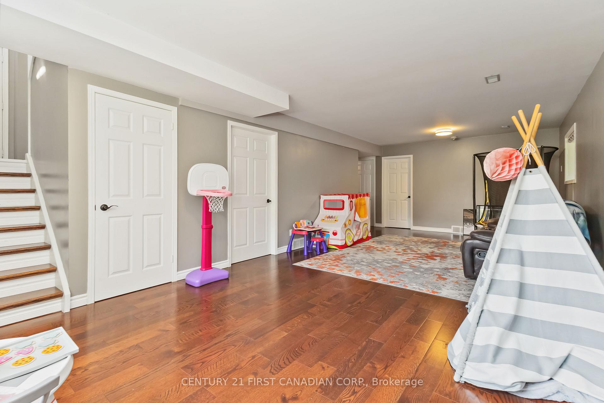 Photo 25 of 14 Blosdale Crescent, Middlesex Centre, Delaware Town — HOMEH