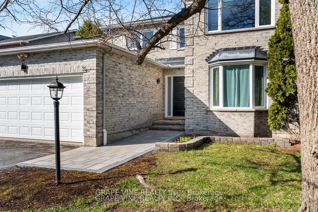 Photo 2 of 35 Bluemeadow Way, Ottawa, Kanata - Bridlewood — HOMEH