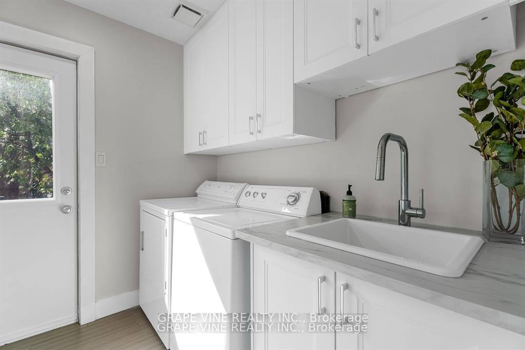 Photo 16 of 35 Bluemeadow Way, Ottawa, Kanata - Bridlewood — HOMEH