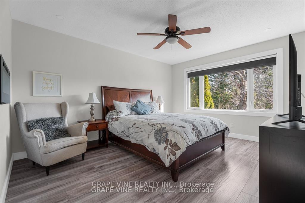Photo 17 of 35 Bluemeadow Way, Ottawa, Kanata - Bridlewood — HOMEH