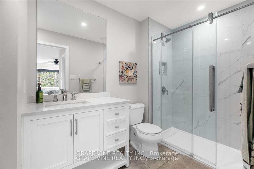 Photo 21 of 35 Bluemeadow Way, Ottawa, Kanata - Bridlewood — HOMEH