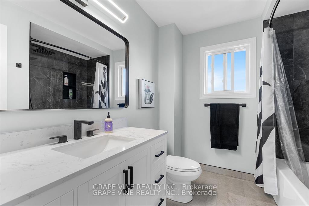 Photo 23 of 35 Bluemeadow Way, Ottawa, Kanata - Bridlewood — HOMEH
