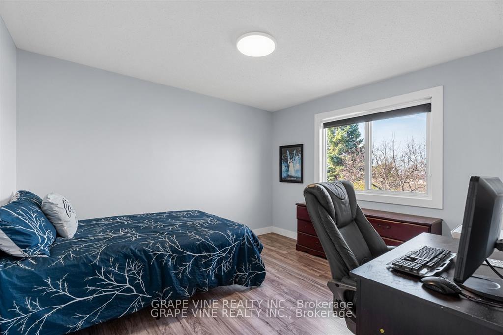 Photo 24 of 35 Bluemeadow Way, Ottawa, Kanata - Bridlewood — HOMEH