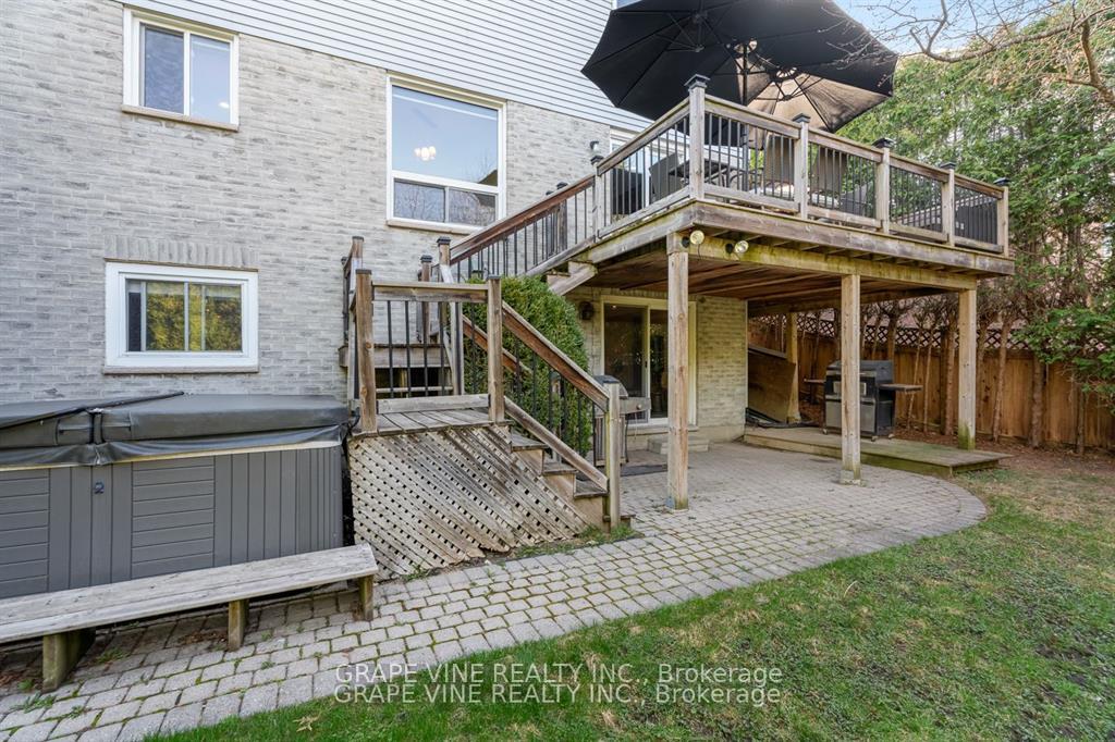 Photo 31 of 35 Bluemeadow Way, Ottawa, Kanata - Bridlewood — HOMEH
