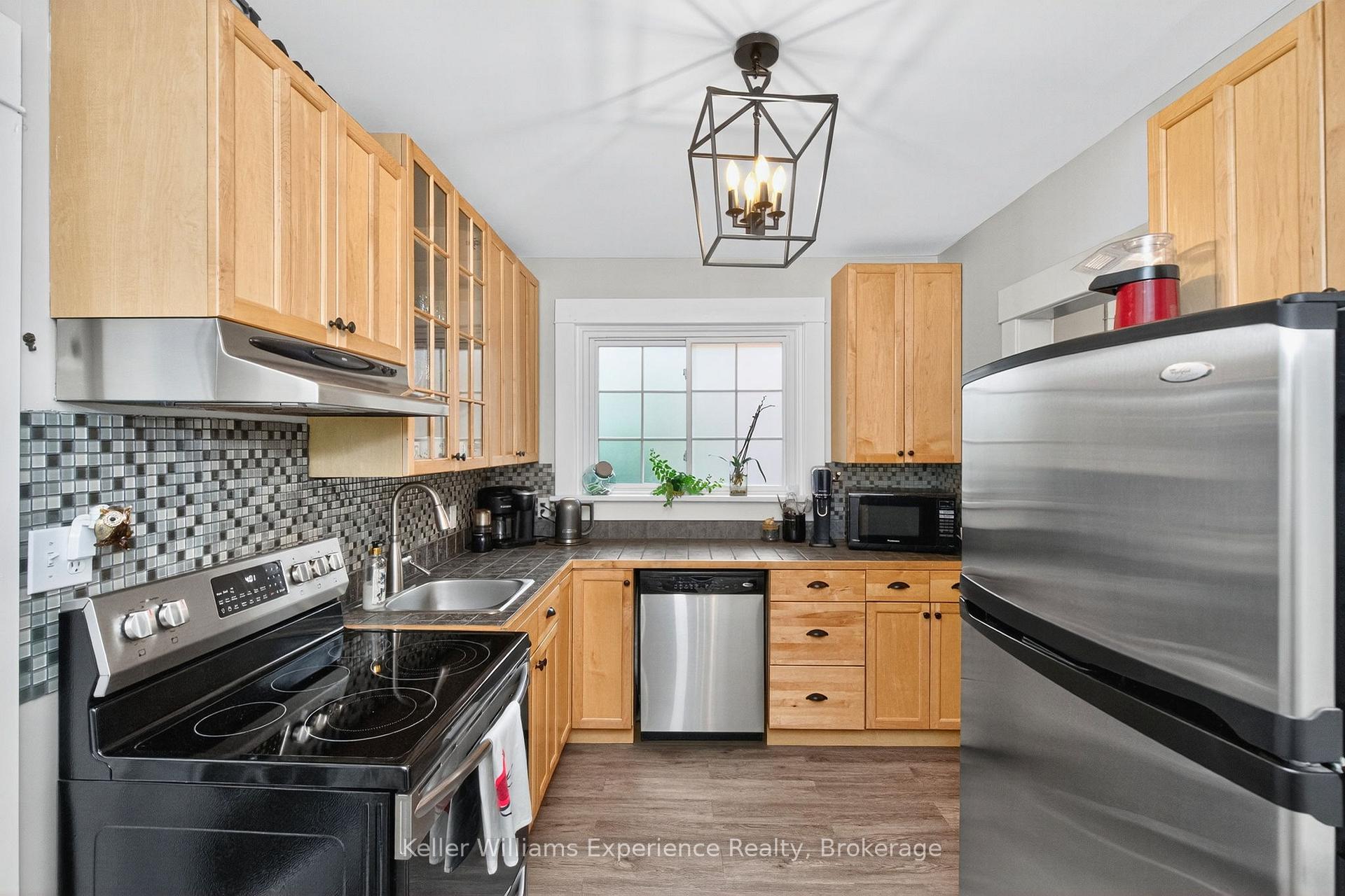 Photo 7 of 408 Russell Street, Midland — HOMEH