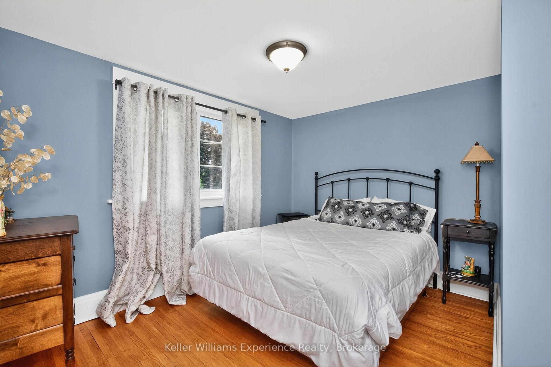 Photo 13 of 408 Russell Street, Midland — HOMEH