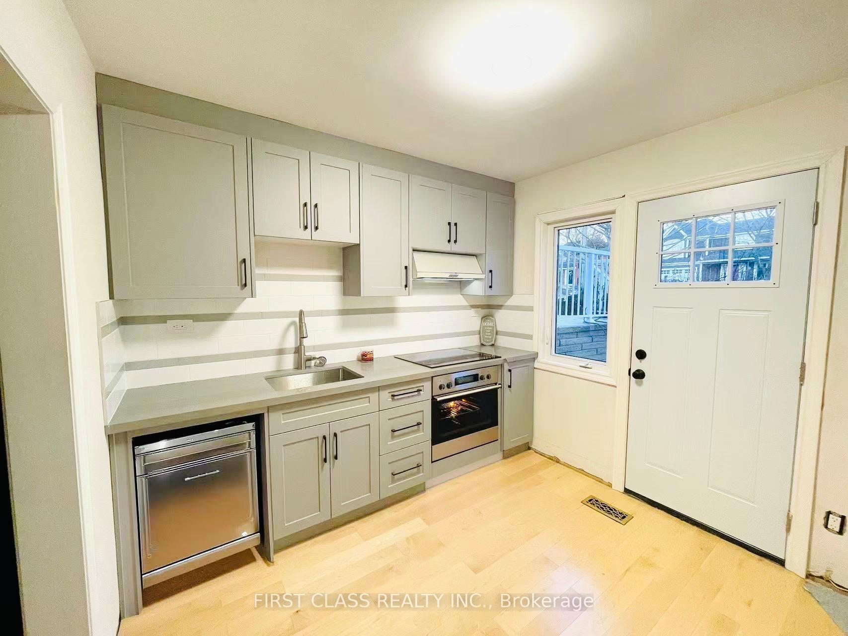 Photo 2 of 22 Willowgate Drive, Markham, Bullock — HOMEH