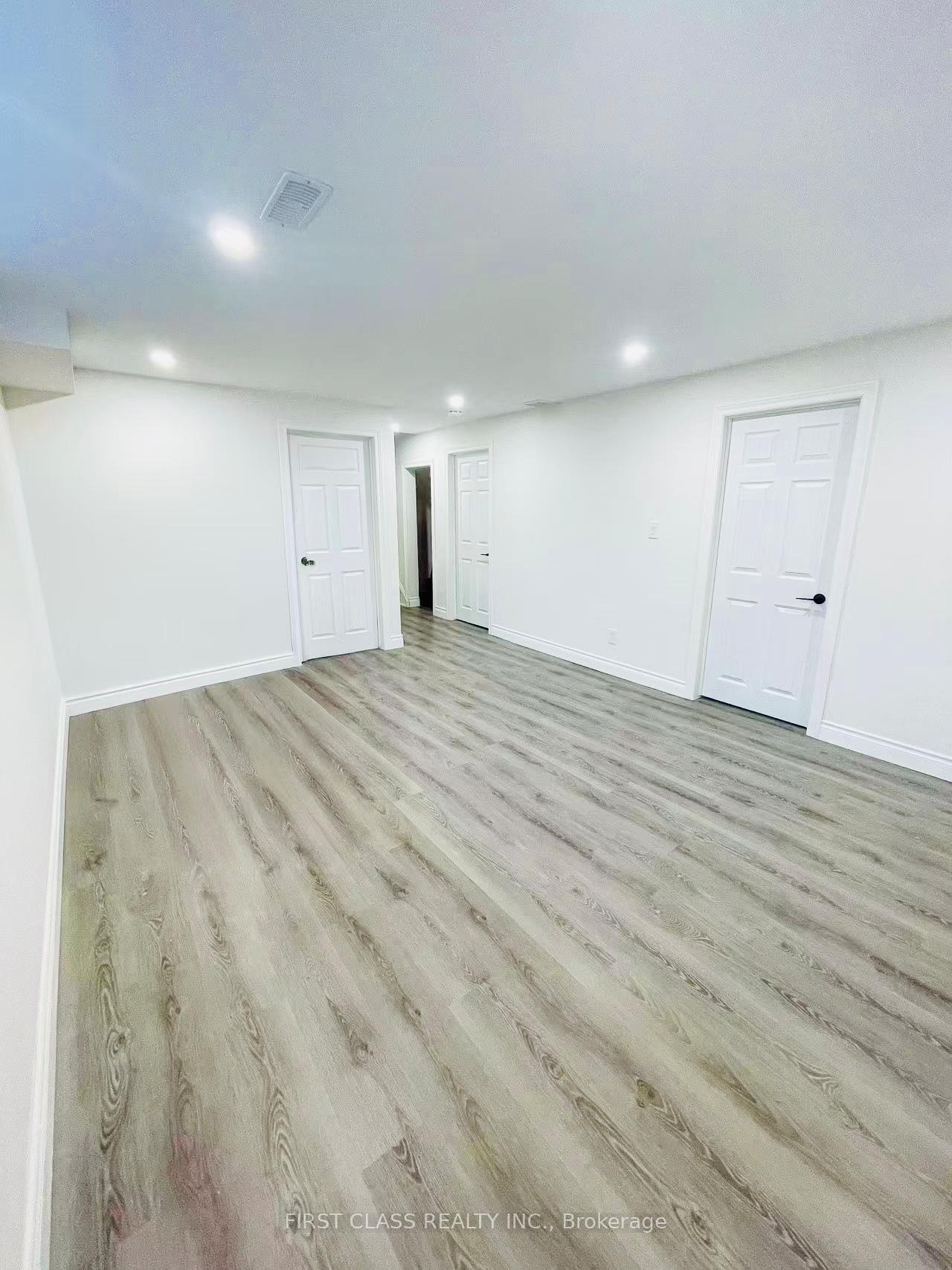 Photo 3 of 22 Willowgate Drive, Markham, Bullock — HOMEH