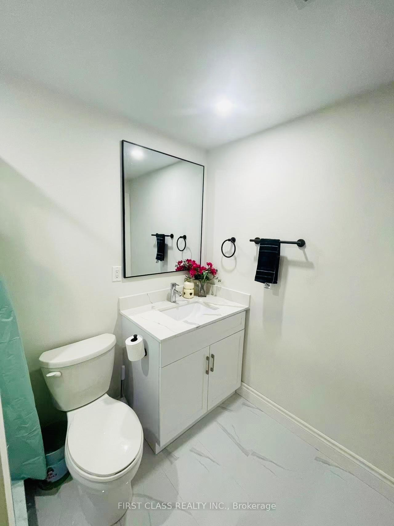 Photo 8 of 22 Willowgate Drive, Markham, Bullock — HOMEH