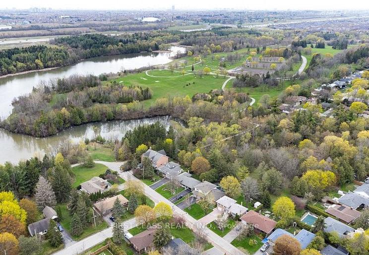 Photo 13 of 22 Willowgate Drive, Markham, Bullock — HOMEH