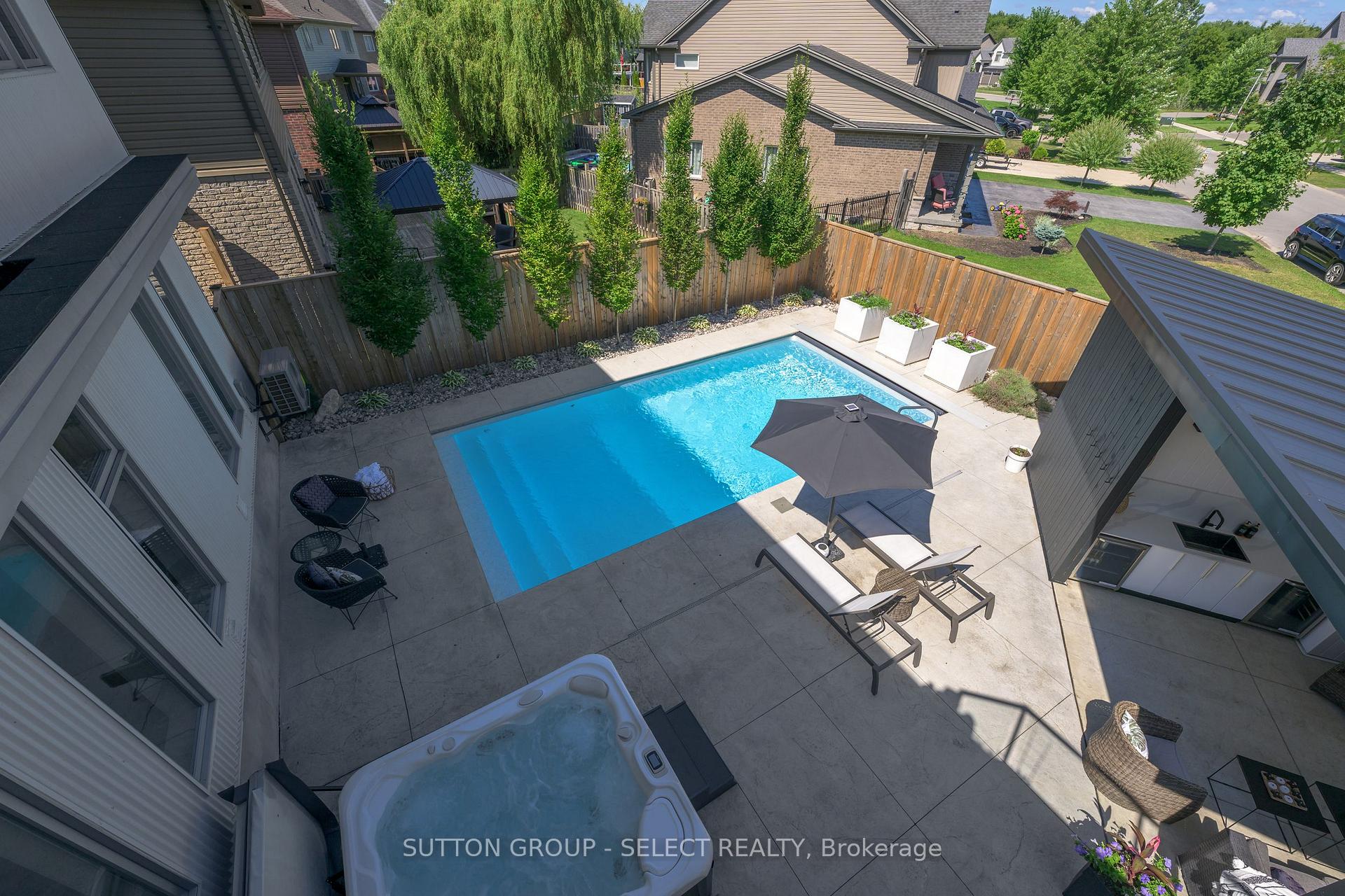 Photo 3 of 7 Valleyview Crescent, Middlesex Centre, Komoka — HOMEH