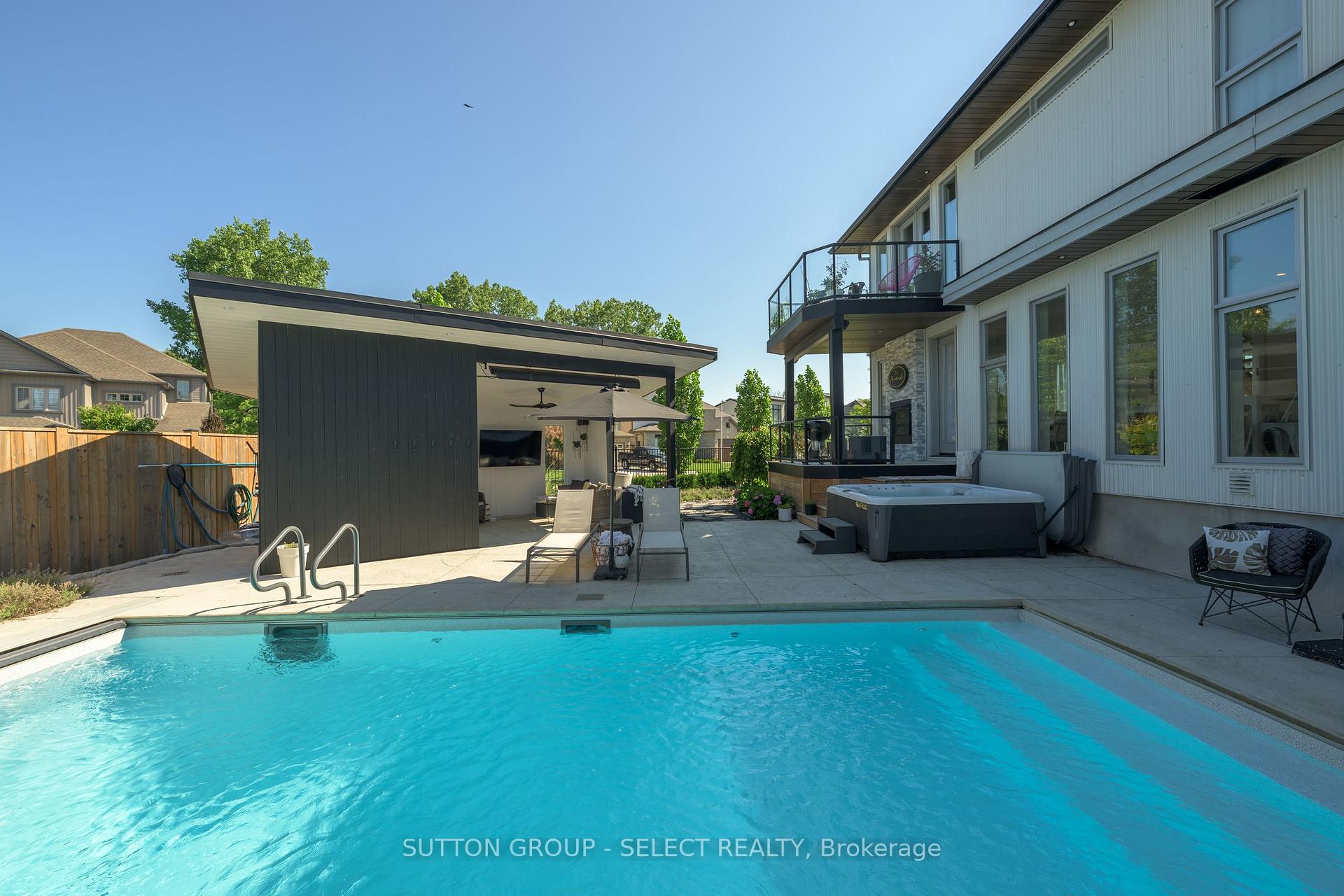 Photo 14 of 7 Valleyview Crescent, Middlesex Centre, Komoka — HOMEH