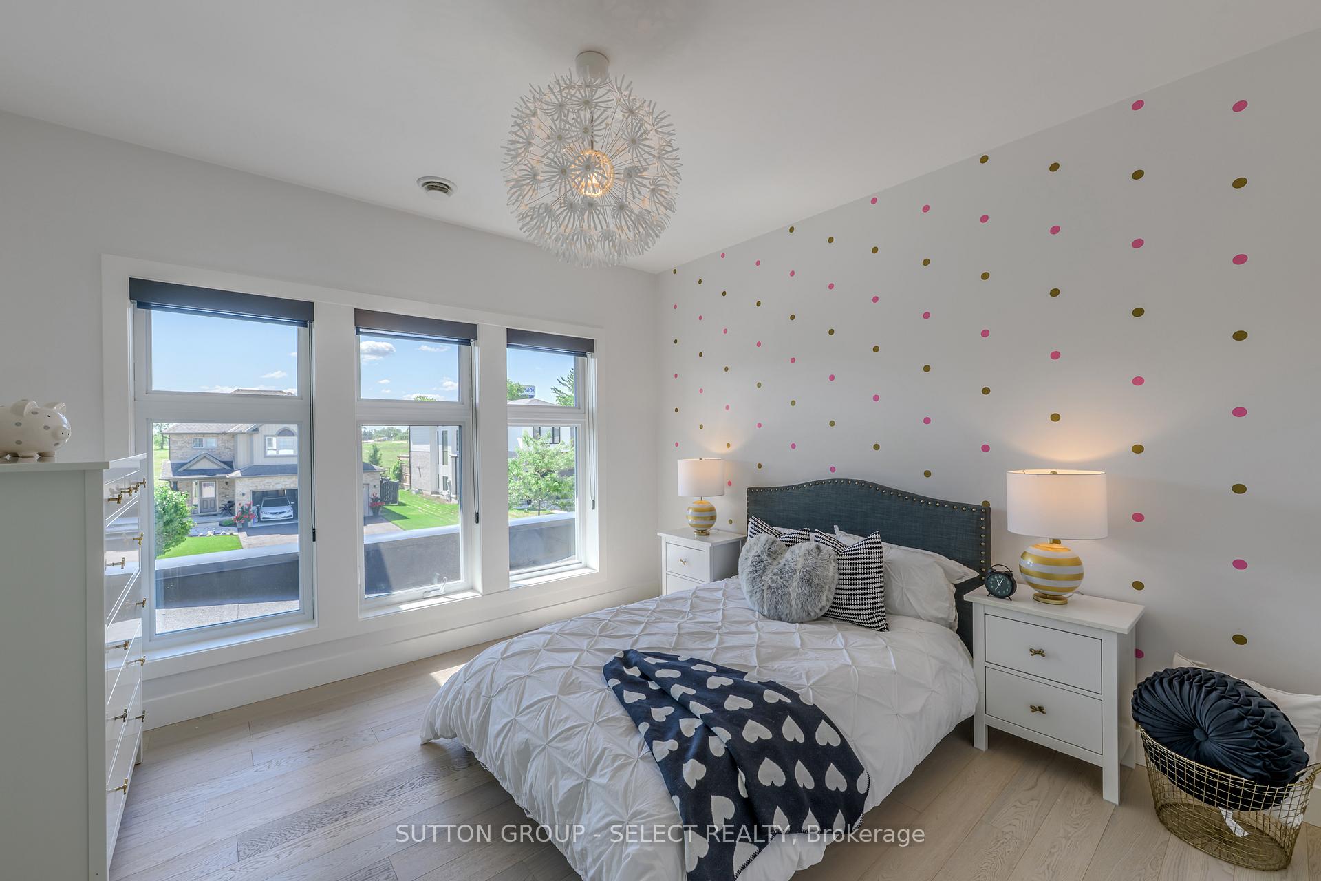 Photo 37 of 7 Valleyview Crescent, Middlesex Centre, Komoka — HOMEH