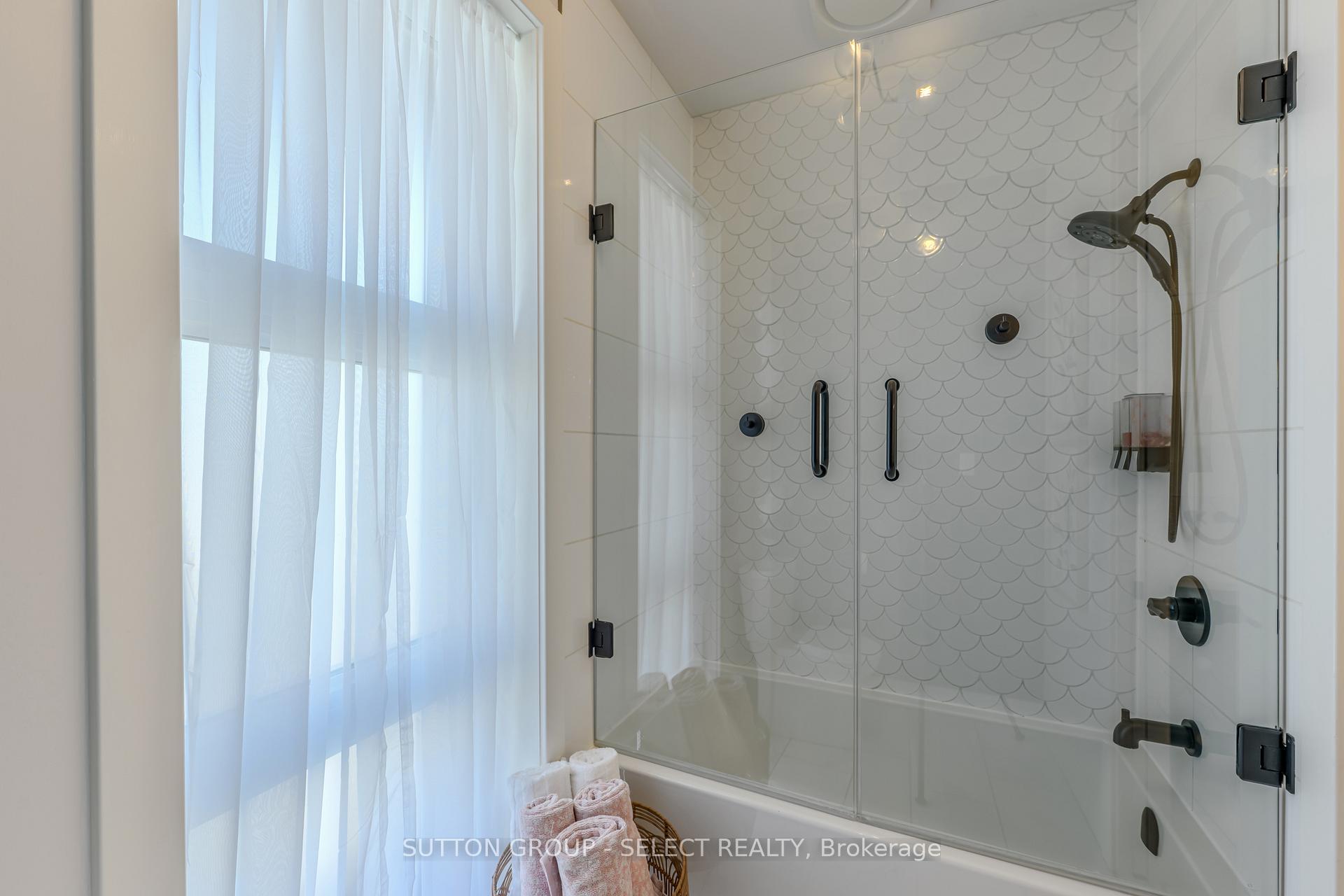 Photo 42 of 7 Valleyview Crescent, Middlesex Centre, Komoka — HOMEH