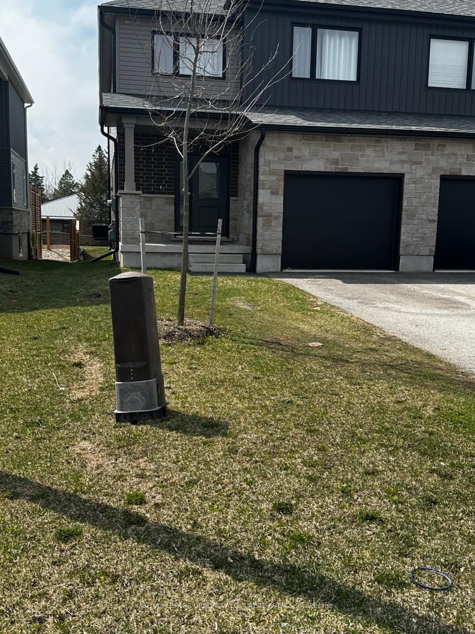 Photo 2 of 111 Stephenson Way, Minto — HOMEH