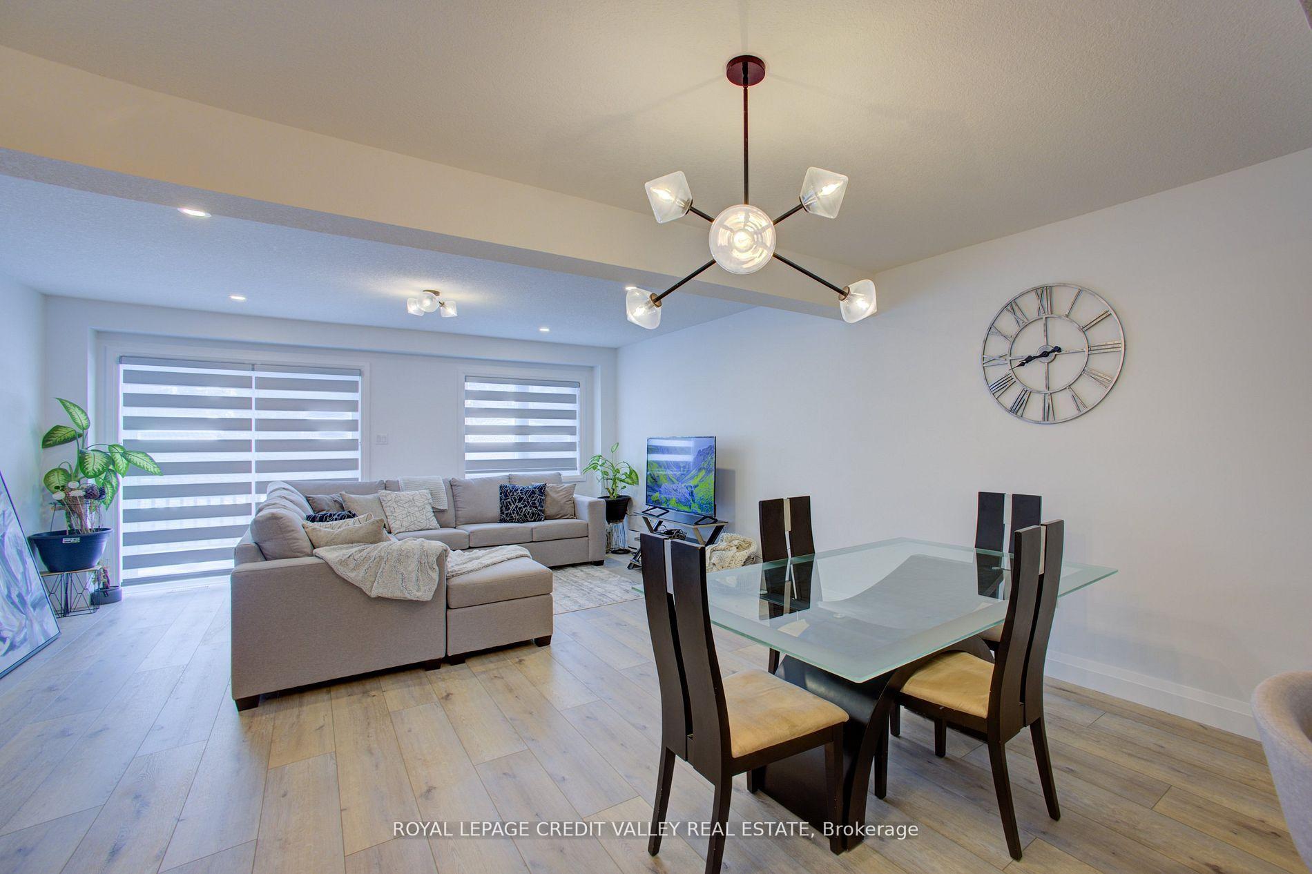 Photo 10 of 111 Stephenson Way, Minto — HOMEH