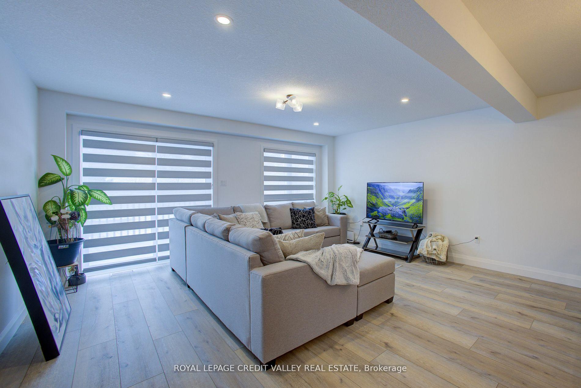 Photo 12 of 111 Stephenson Way, Minto — HOMEH
