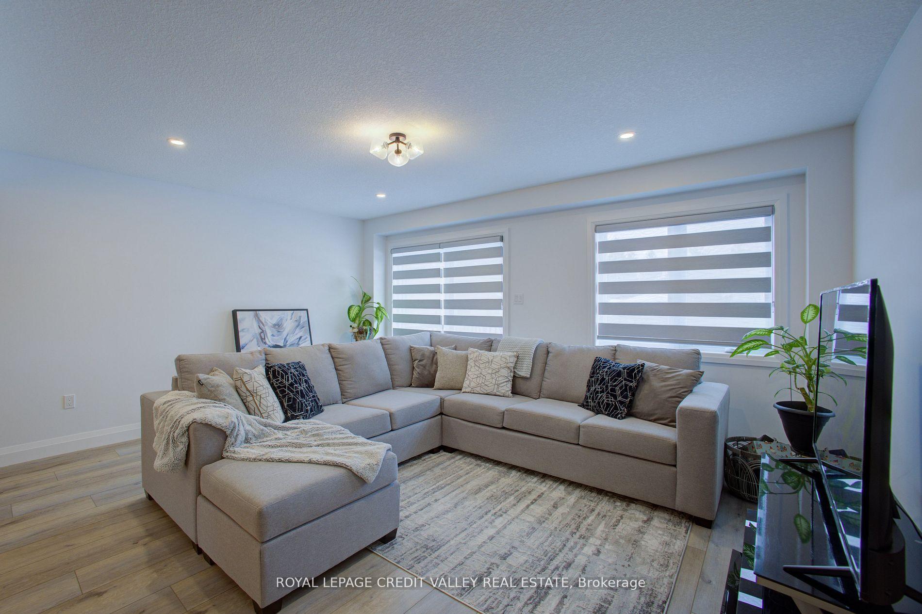 Photo 13 of 111 Stephenson Way, Minto — HOMEH