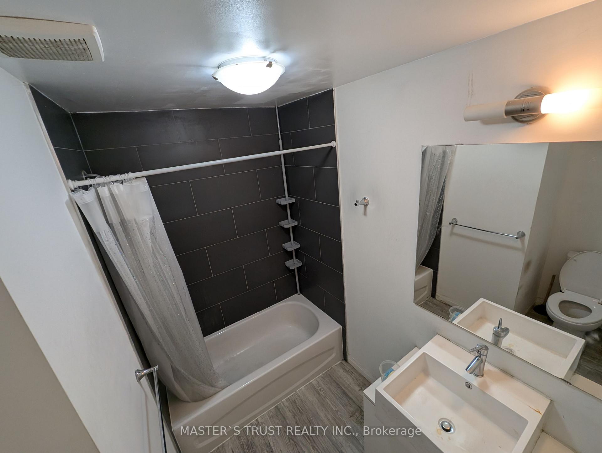 Photo 5 of 358 John Street N, Hamilton, North End — HOMEH