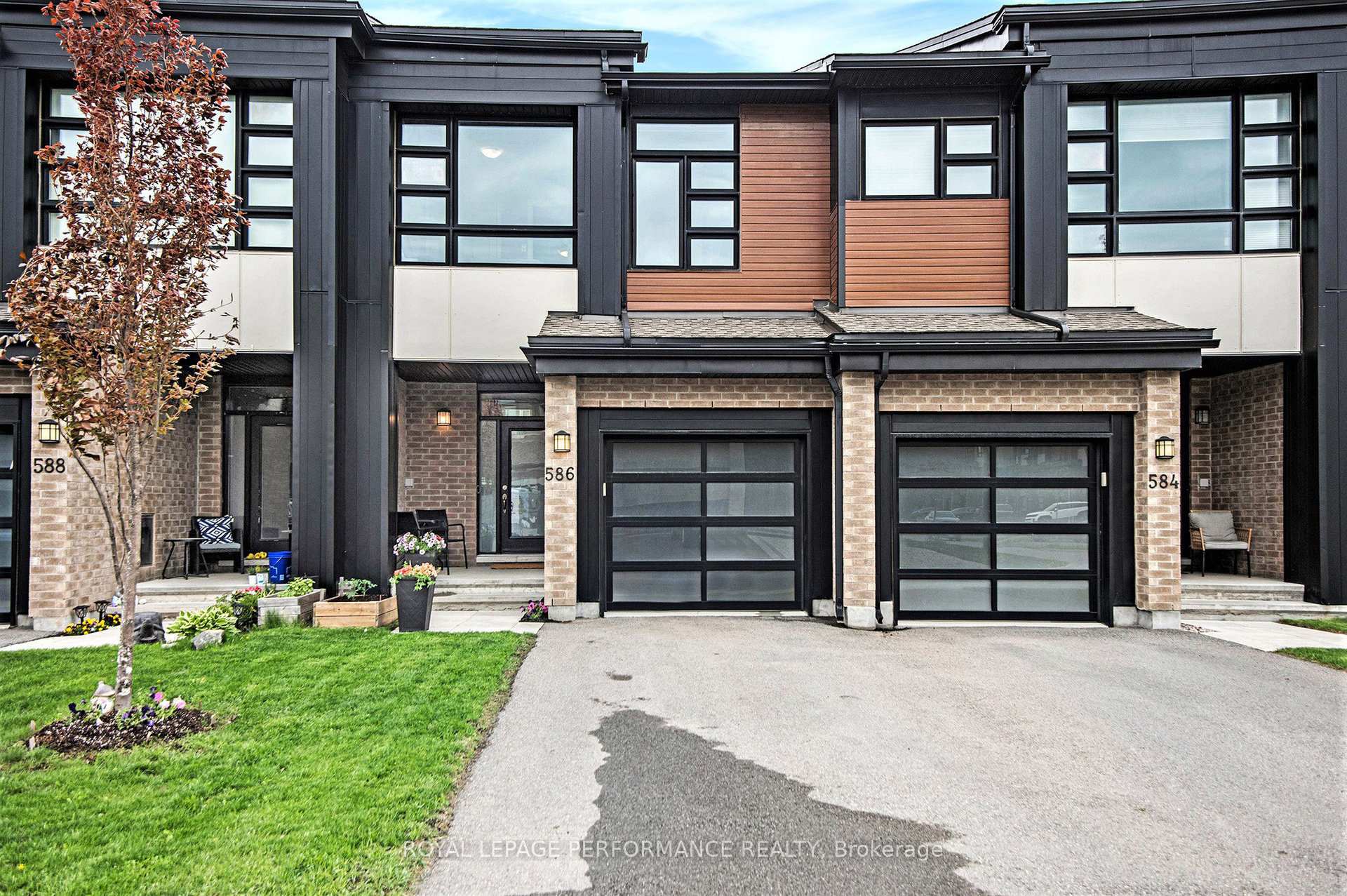 Photo 1 of 586 Triangle Street, Ottawa, Kanata - Emerald Meadows/Trailwest — HOMEH
