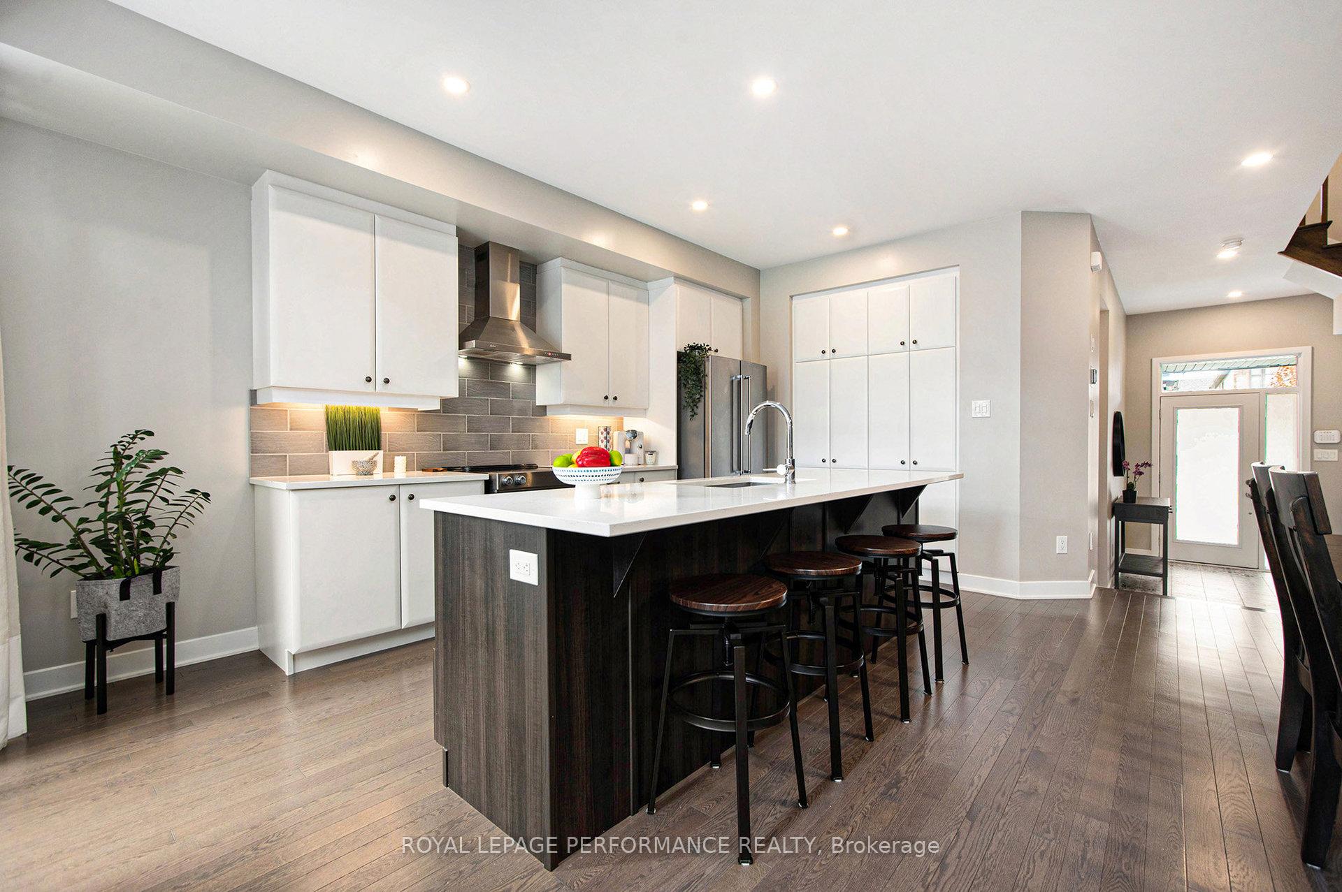 Photo 7 of 586 Triangle Street, Ottawa, Kanata - Emerald Meadows/Trailwest — HOMEH