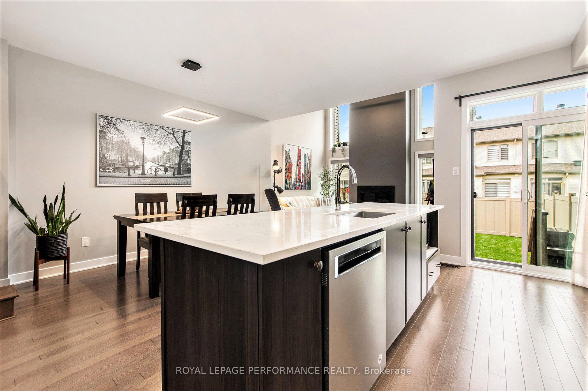 Photo 8 of 586 Triangle Street, Ottawa, Kanata - Emerald Meadows/Trailwest — HOMEH