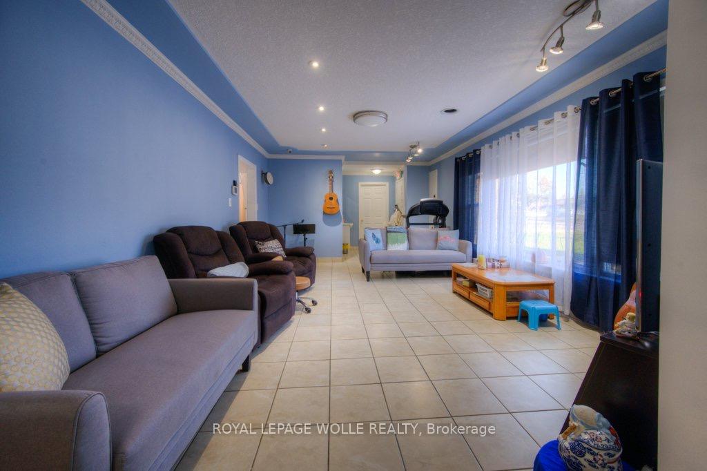 Photo 4 of 230 Highland Road W, Kitchener, Cherry Hill — HOMEH