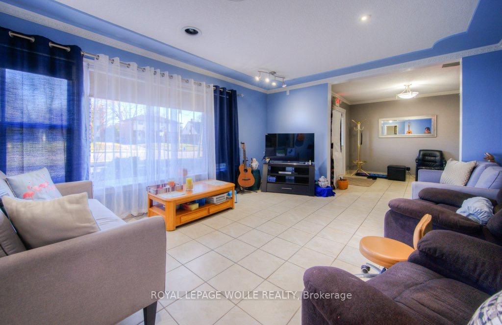 Photo 5 of 230 Highland Road W, Kitchener, Cherry Hill — HOMEH