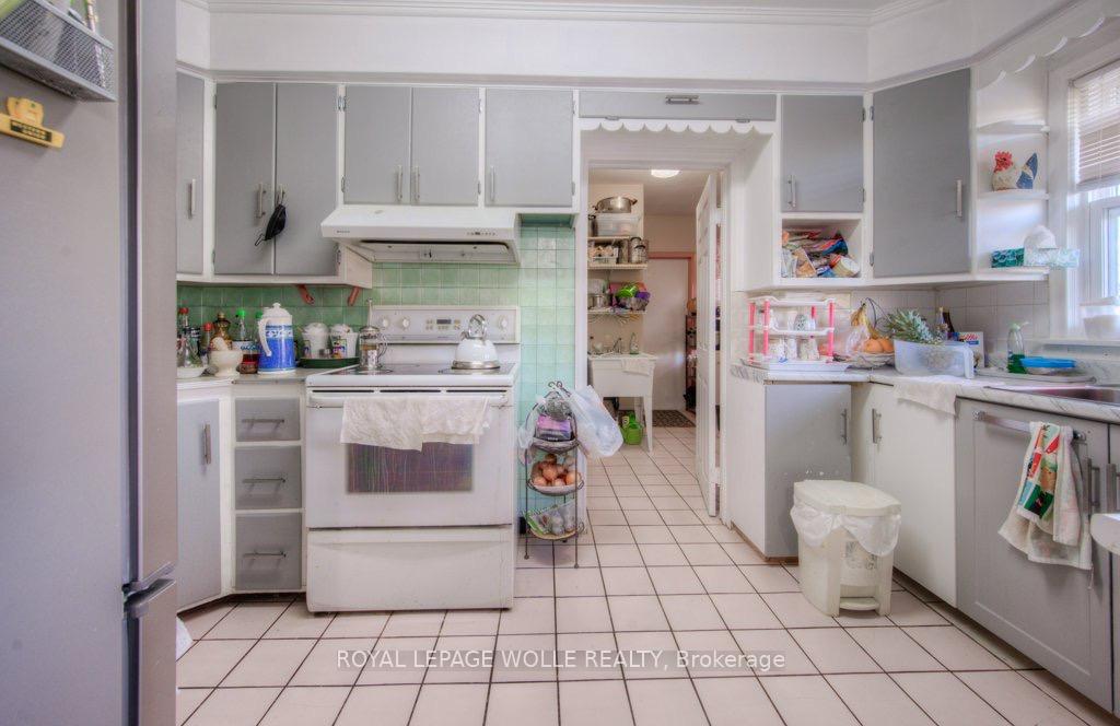 Photo 12 of 230 Highland Road W, Kitchener, Cherry Hill — HOMEH