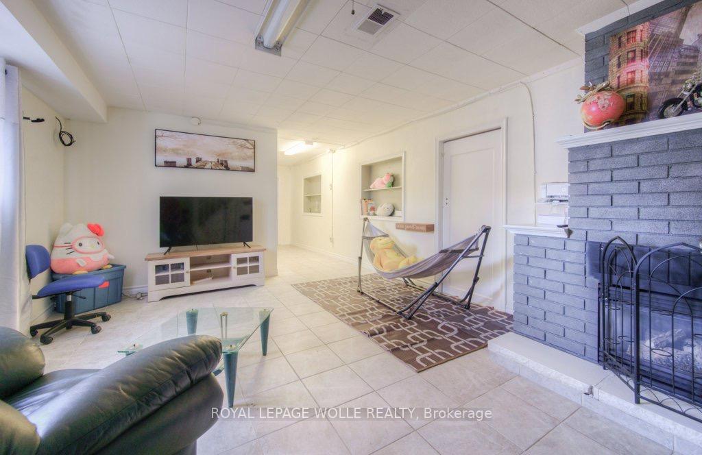 Photo 15 of 230 Highland Road W, Kitchener, Cherry Hill — HOMEH
