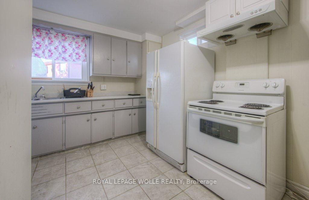 Photo 17 of 230 Highland Road W, Kitchener, Cherry Hill — HOMEH