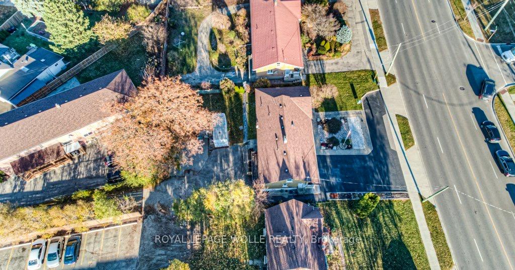 Photo 32 of 230 Highland Road W, Kitchener, Cherry Hill — HOMEH