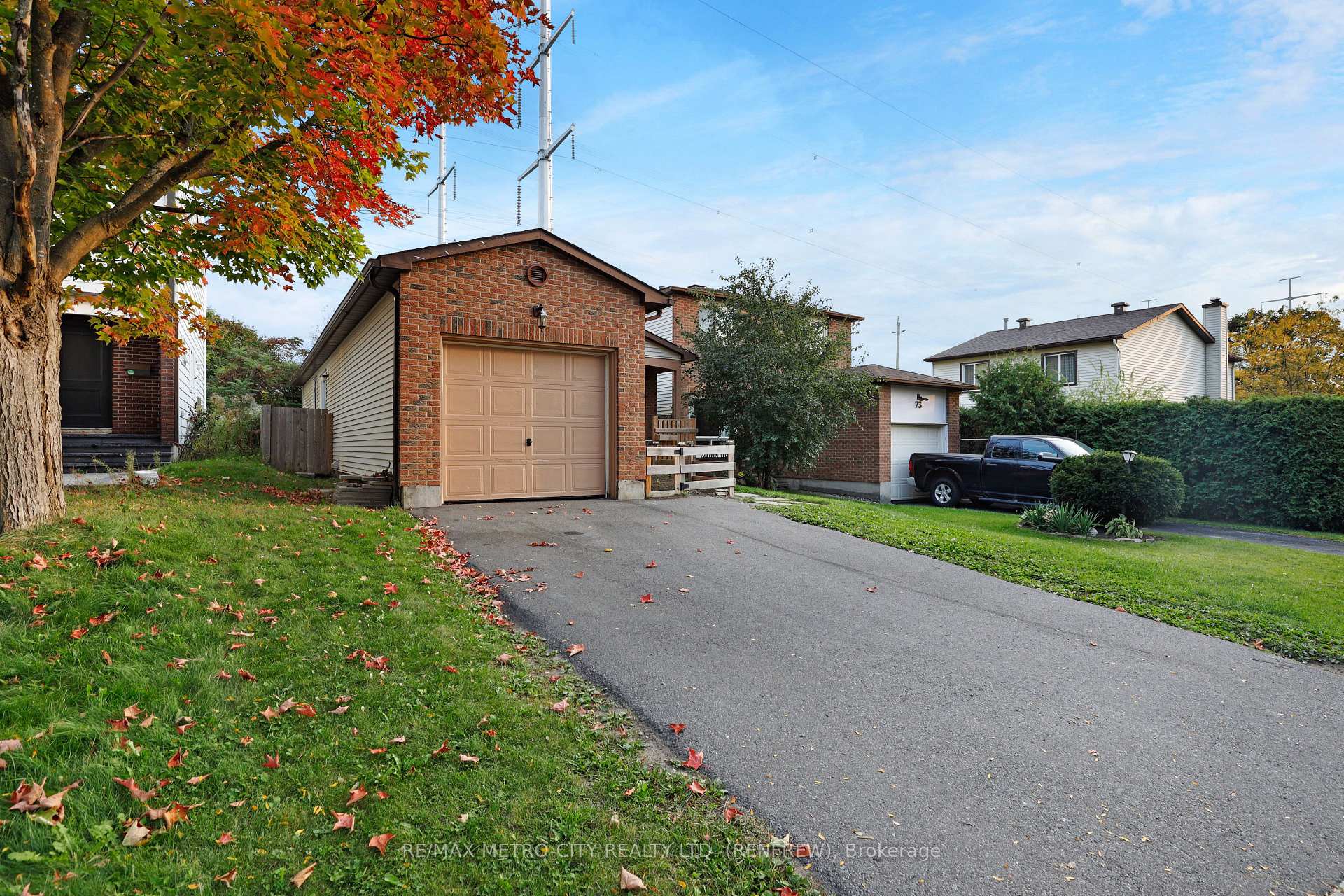 Photo 3 of 71 Stable Way, Ottawa, Kanata - Bridlewood — HOMEH